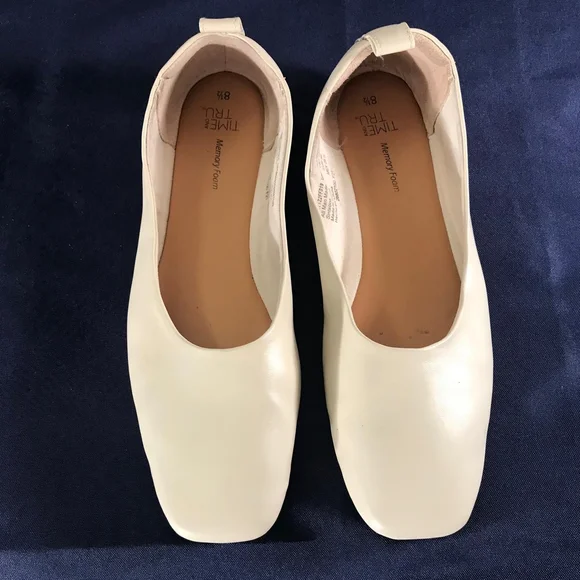 Time and Tru Cream Women's Flats - Picture 10 of 10